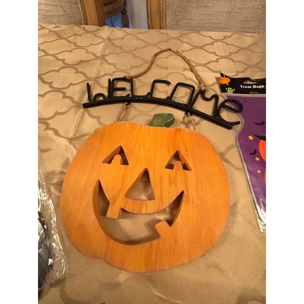Halloween Party Favors Large Lot : Trick or Treat, Bags Sign Masks Accessories